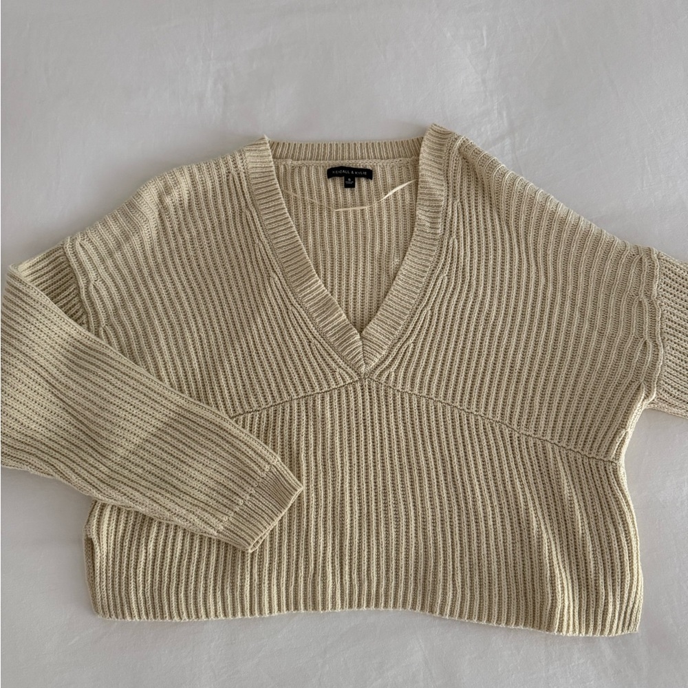 Kendall & Kylie Cream V-Neck Chunky Knit Sweater